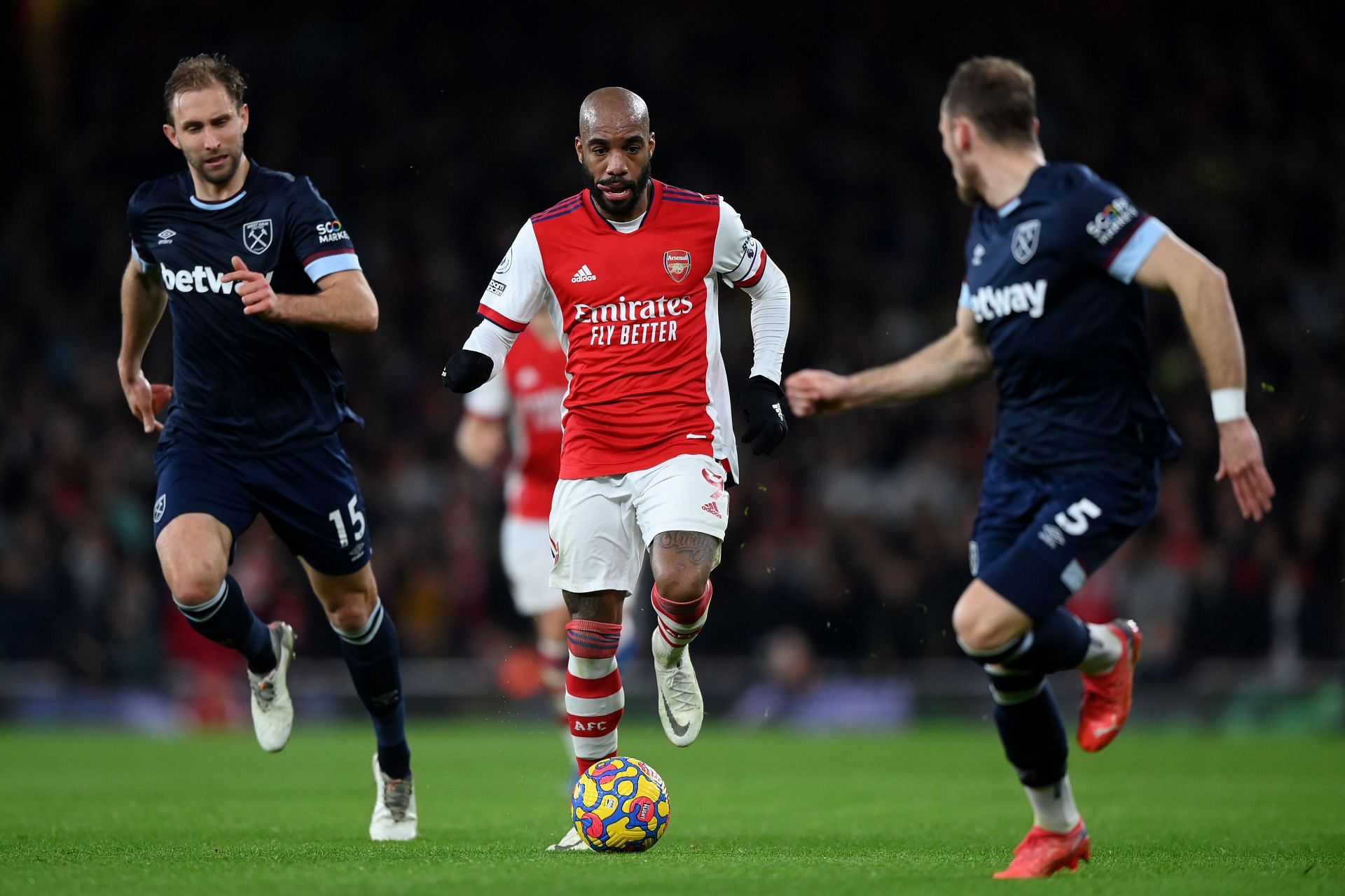 Inter Milan are interested in Alexandre Lacazette.